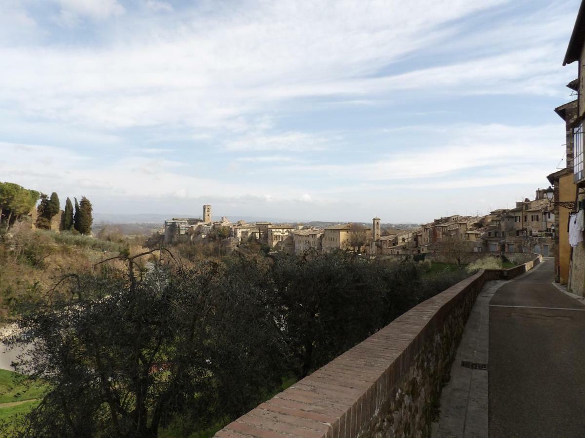 Cheap Apartment In The Old Village Colle di Val d'Elsa Exterior foto